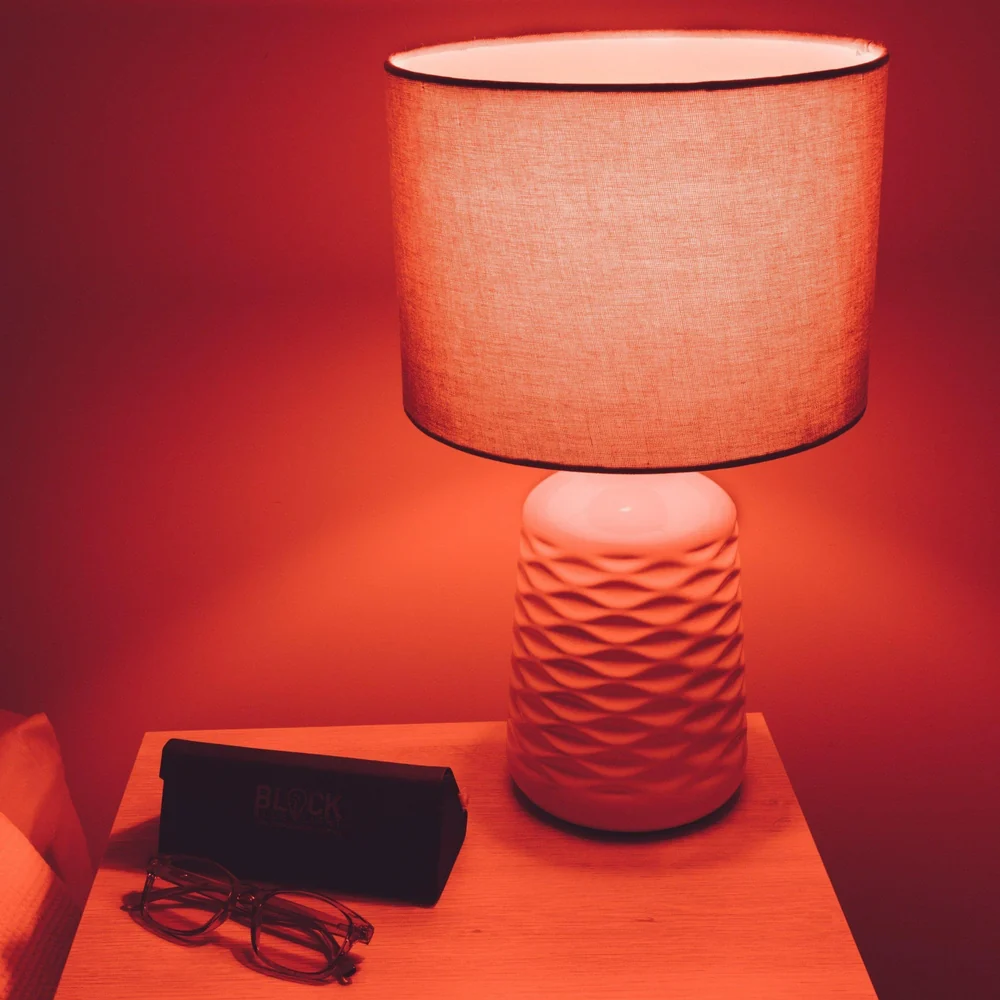 red lighting from block blue light